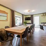 夏洛特小木屋酒店 *