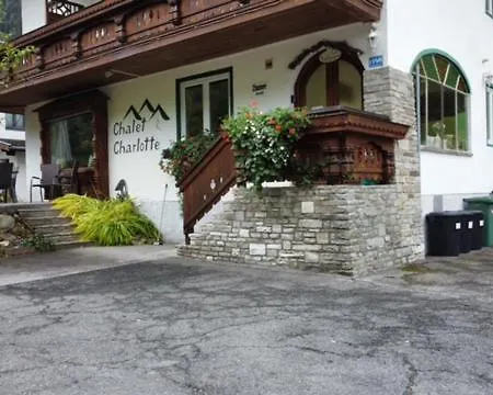 Charlotte Fusch an der Grossglocknerstrasse