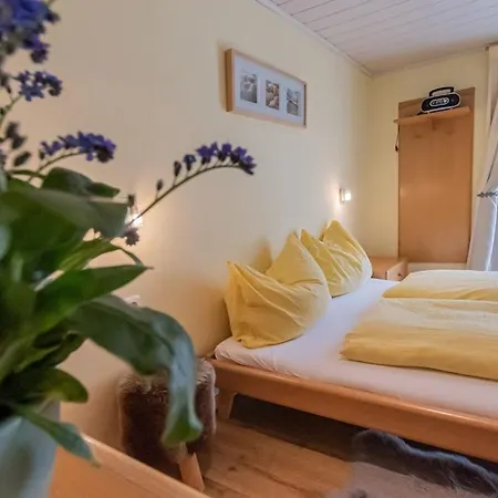 Charlotte Fusch an der Grossglocknerstrasse