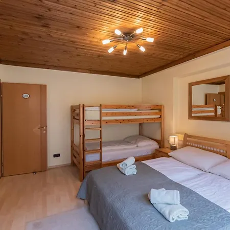 Charlotte Fusch an der Grossglocknerstrasse