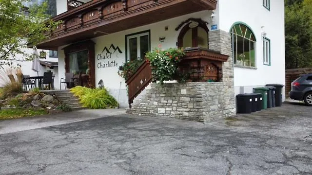 Charlotte Fusch an der Grossglocknerstrasse