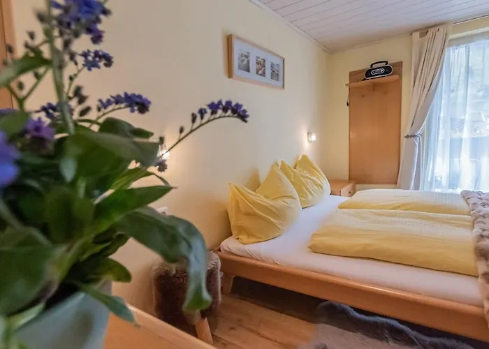 Charlotte Fusch an der Grossglocknerstrasse