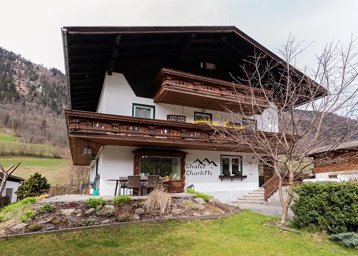 Charlotte Fusch an der Grossglocknerstrasse